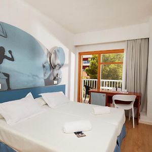 Zimmer mit Kingsize-Bett